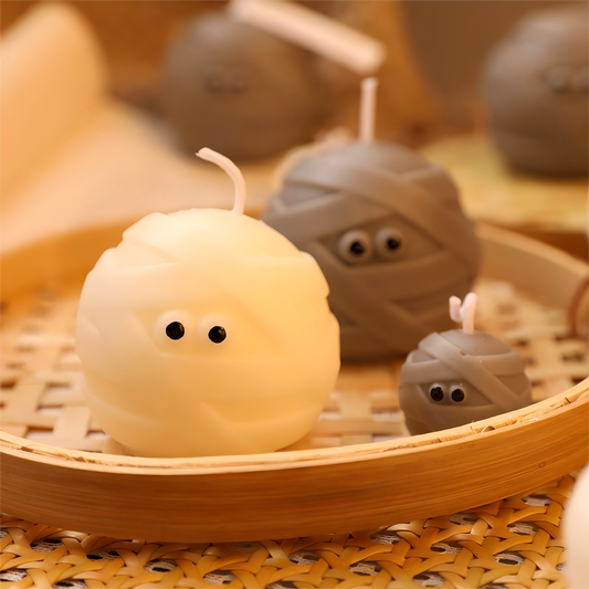 🎃 Halloween Mummy Candle – Spooky Cute Edition