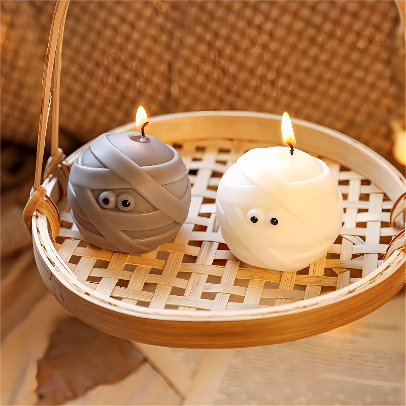 🎃 Halloween Mummy Candle – Spooky Cute Edition