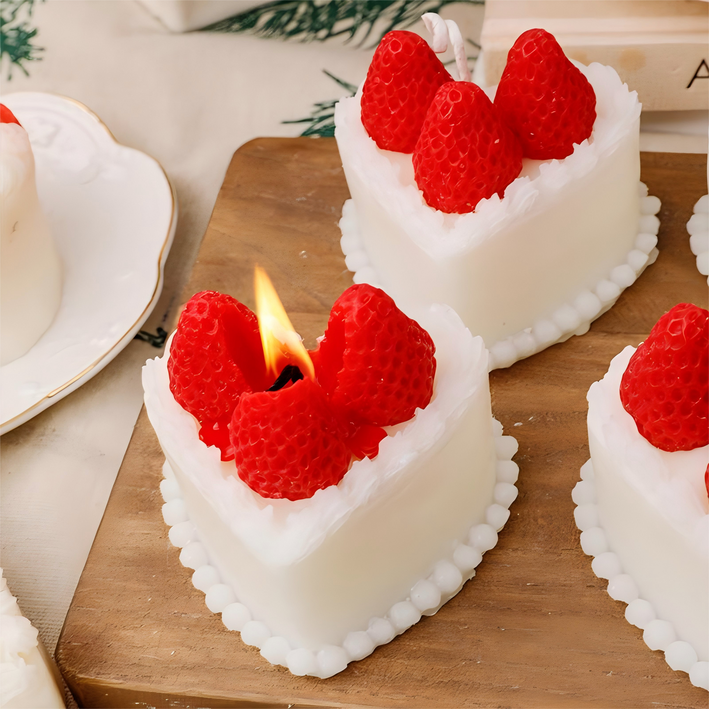 Strawberry Cake Candle – Sweet Dessert-Style Scented Candle