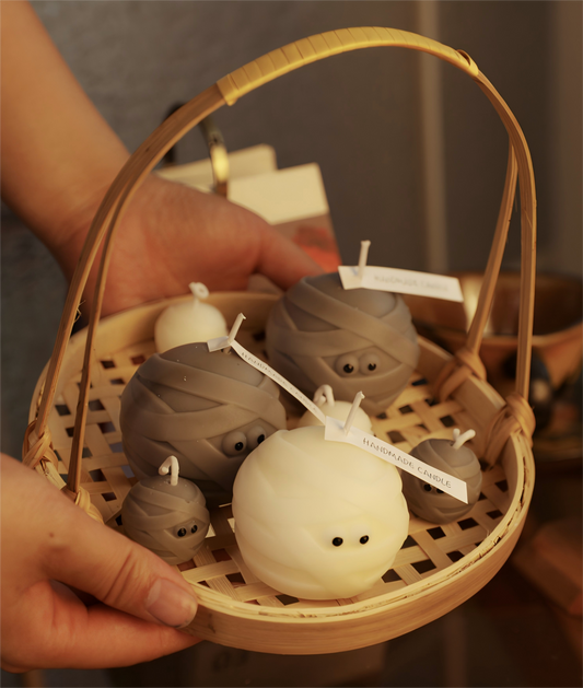 🎃 Halloween Mummy Candle – Spooky Cute Edition